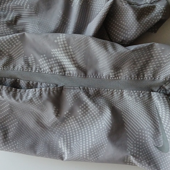 Nike Shorts Men’s Large Gray Swoosh - Picture 6 of 11